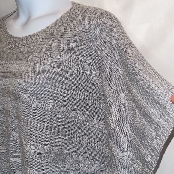 Old Navy sweater poncho size Medium/Large - Picture 4 of 15